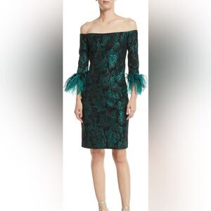 Elegant Strapless Green Dress with Feather Accents